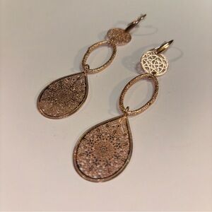 Elegant Gold Filigree Drop Earrings